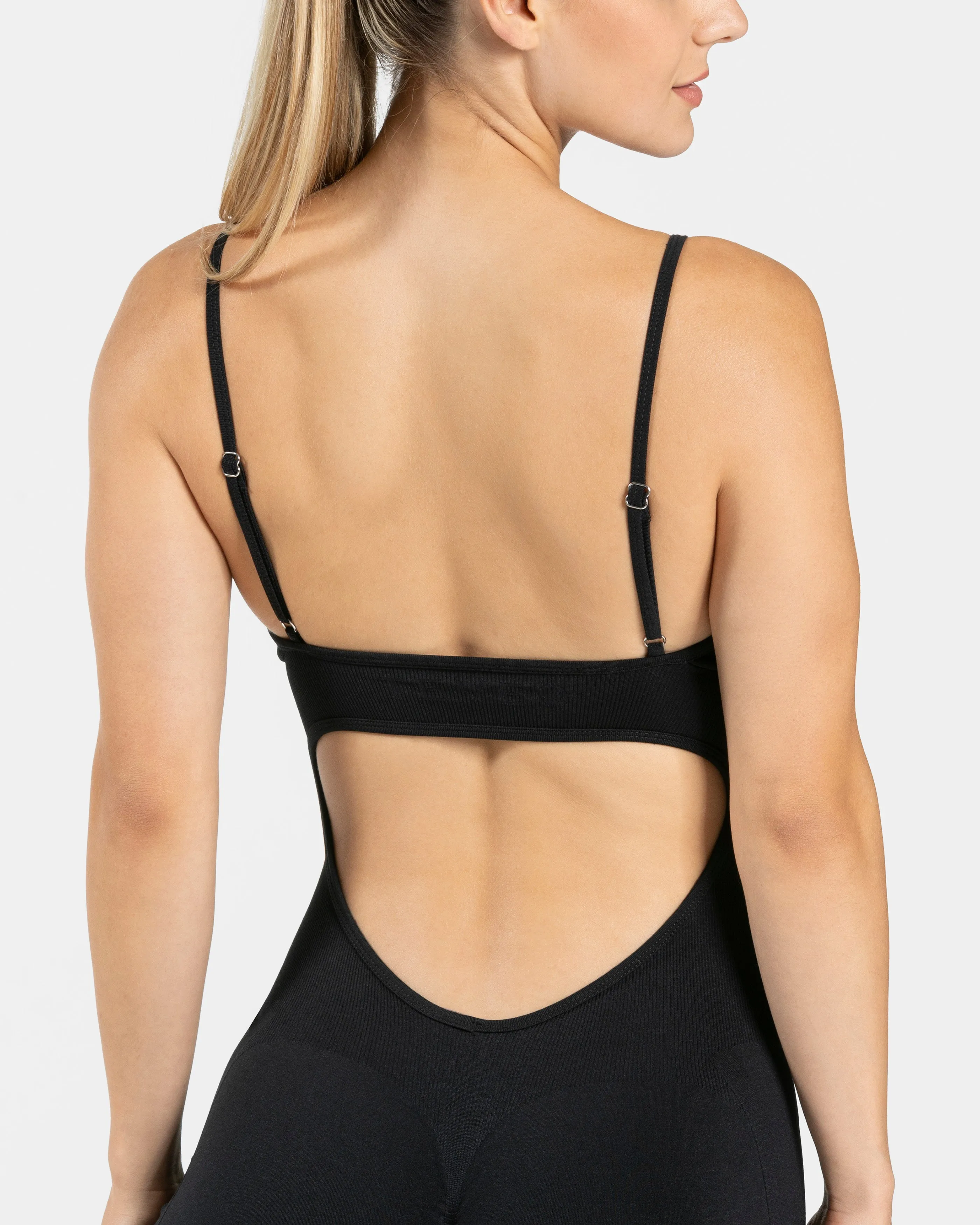 Essence V-Back Covert Scrunch Short Jumpsuit "Schwarz"