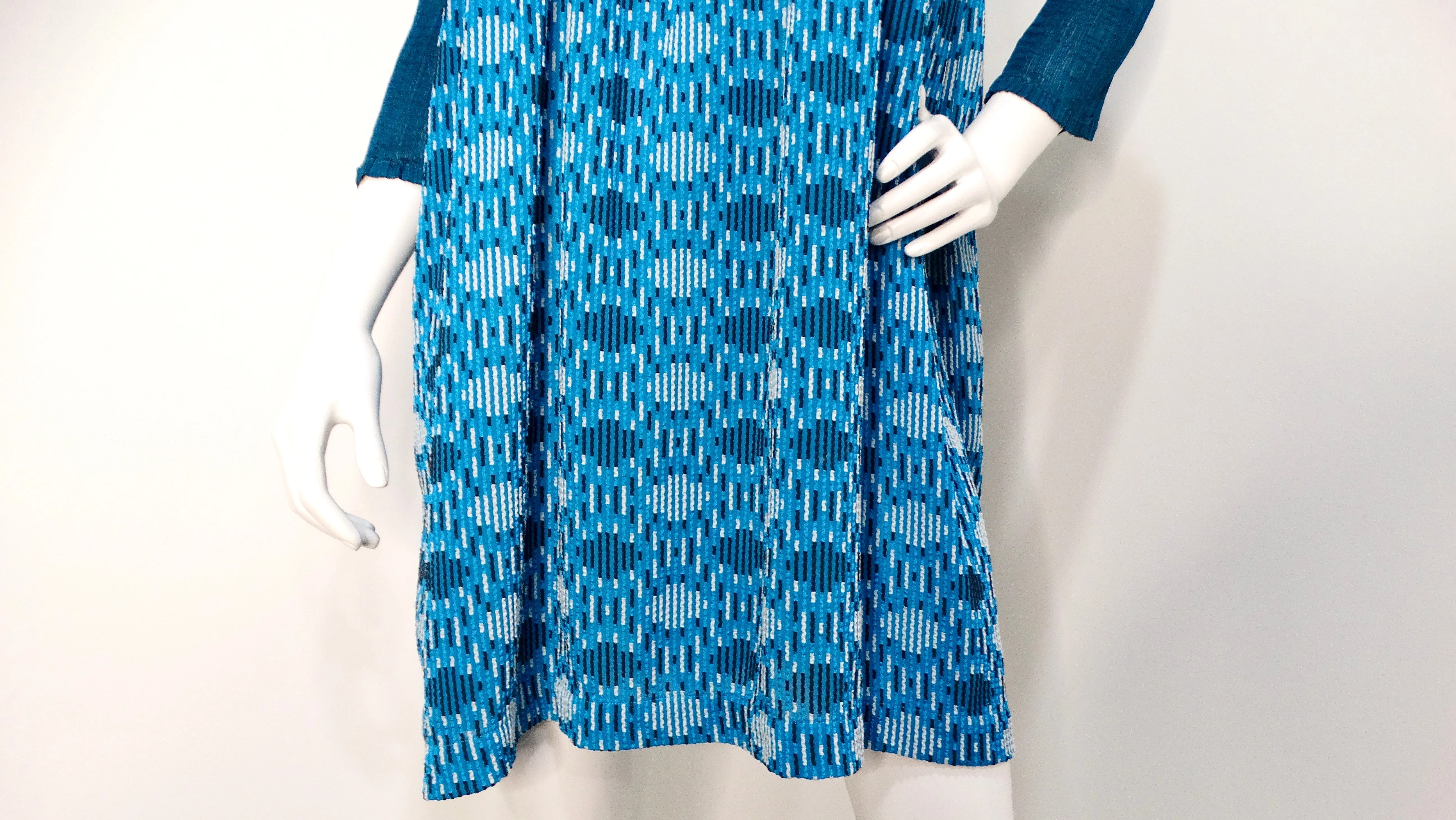 Issey Miyake me 2000s Turquoise Pattern Long-Sleeve Babydoll Dress